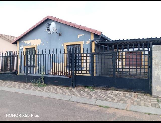 3 BEDROOM PROPERTY TO RENT IN WINDMILL PARK EXT